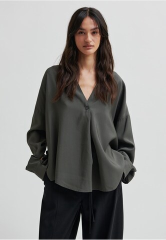 Camicia da donna 'Timeline' di SECOND FEMALE in grigio: frontale