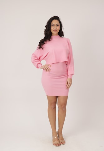 Elara Kjole i pink: forside