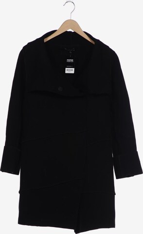 Yukai Jacket & Coat in M in Black: front