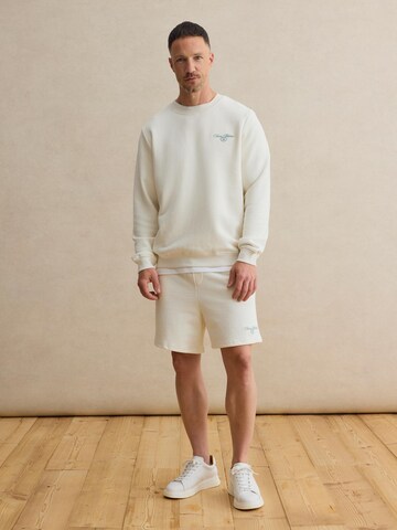 DAN FOX APPAREL Свободный крой Штаны 'Carl' в Белый