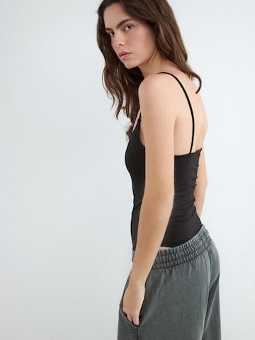 Tricou body de la BALMOHK pe negru