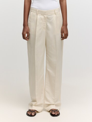 EDITED Regular Pleat-front trousers 'Ariane' in White: front