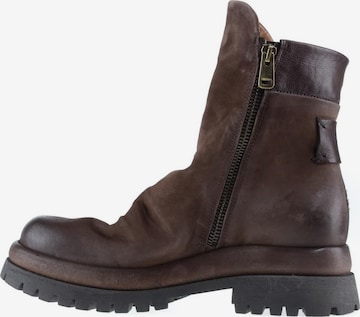 A.S.98 Enkellaarsjes 'Deirdre' in Bruin: voorkant