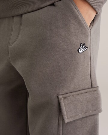 WE Fashion Regular Byxa i grå