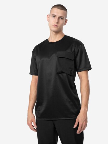 4F Performance Shirt in Black: front