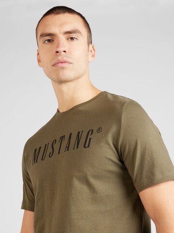 MUSTANG Koszulka 'AUSTIN' w kolorze brązowy