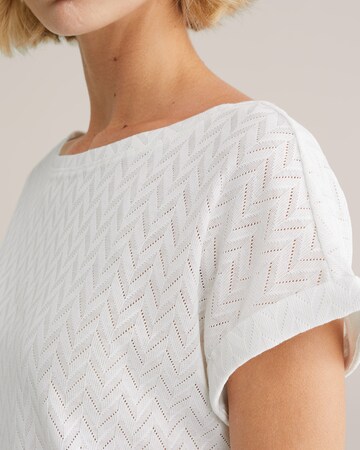 Tricou de la WE Fashion pe alb