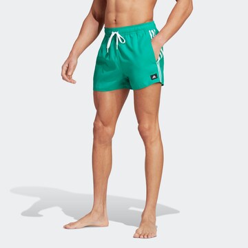 ADIDAS SPORTSWEAR Sportbadbyxa '3-Stripes Clx Very-Short-' i grön: framsida