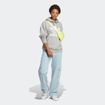 ADIDAS ORIGINALS Sweatshirt 'Trefoil' in Grey