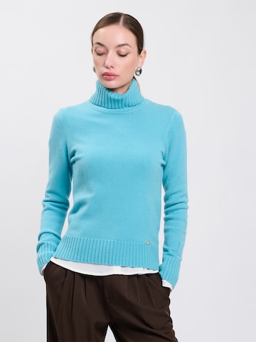 Influencer Pullover in Blau: Vorderseite