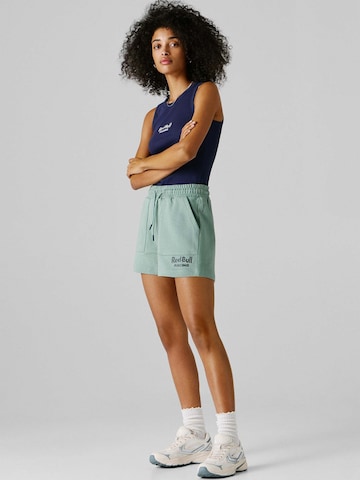 Red Bull Racing x Pepe Jeans Regular Broek in Groen