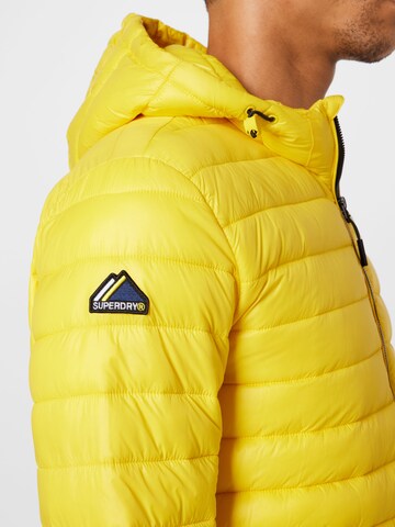 Veste mi-saison 'FUJI' Superdry en jaune