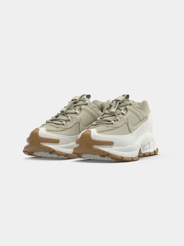 Nike Sportswear Sneaker 'ZOOM VOMERO ROAM' in Beige