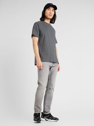 Calvin Klein Jeans Paita värissä harmaa