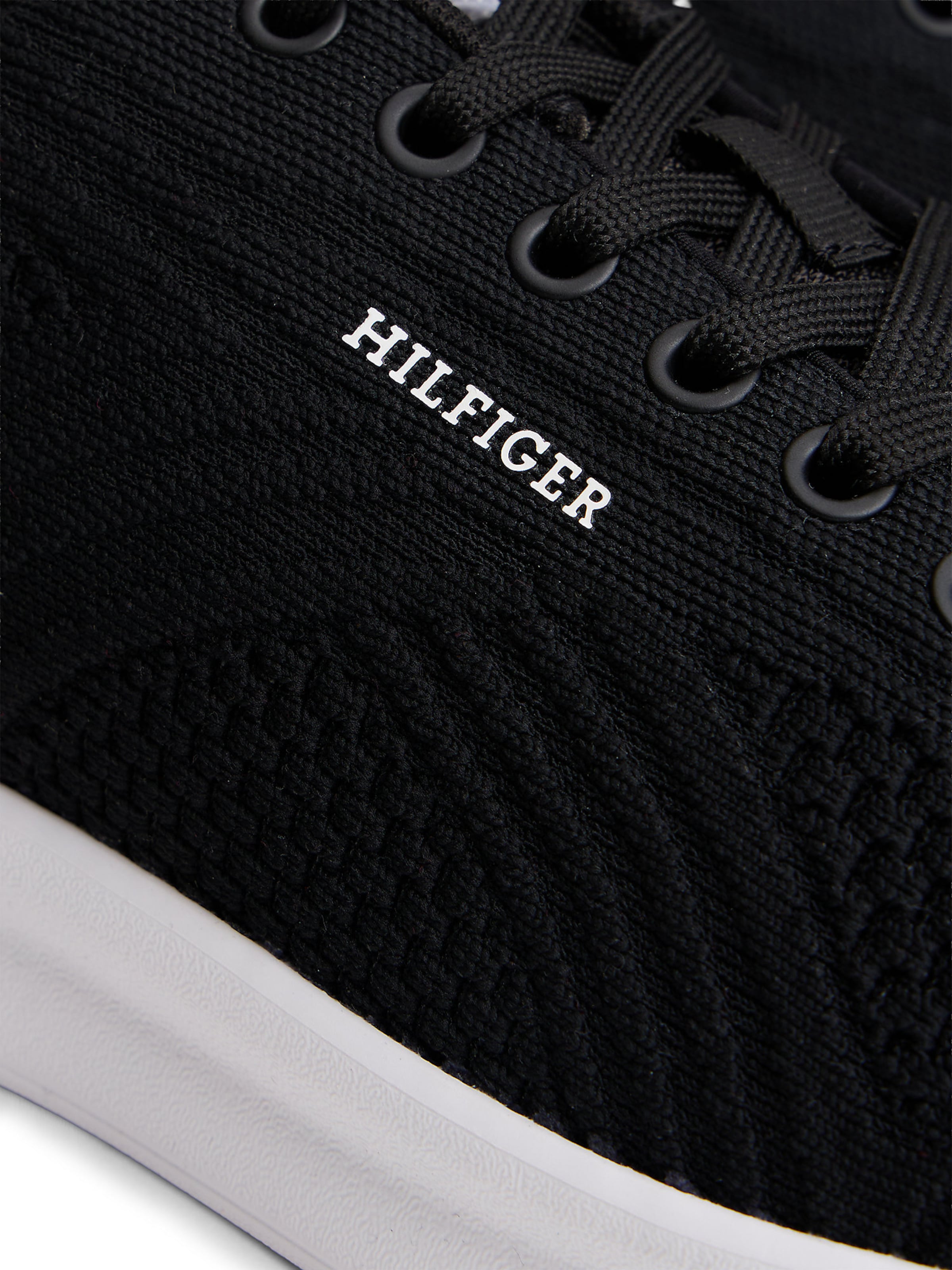 TOMMY HILFIGER Sneakers laag in Zwart