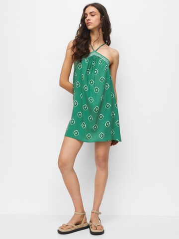 Rochie de vară de la Pull&Bear pe verde