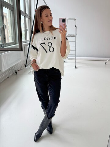 Kamila Šikl Oversized shirt in Wit