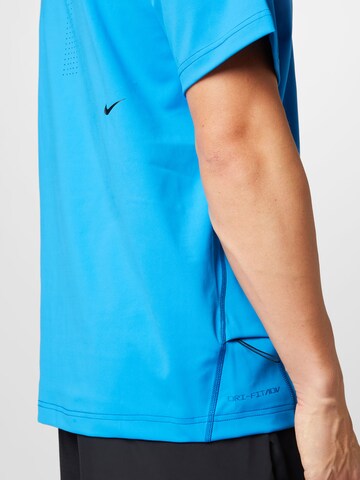 T-Shirt fonctionnel 'Axis' NIKE en bleu