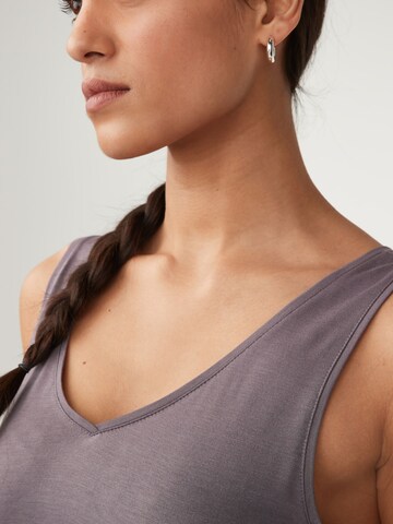 Next Top in Lila