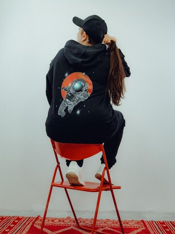 Empire-Thirteen Sweater in Black