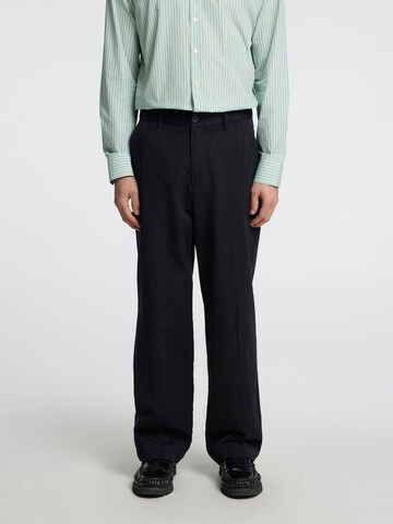 SELECTED HOMME Loose fit Trousers with creases in Black: front