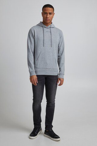 Sweat-shirt 'Sinius' Casual Friday en gris