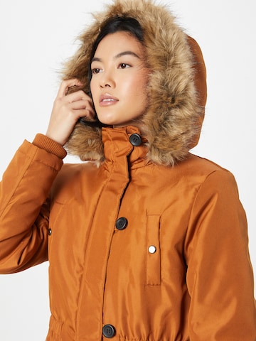 ABOUT YOU Tussenparka 'Fanny' in Oranje