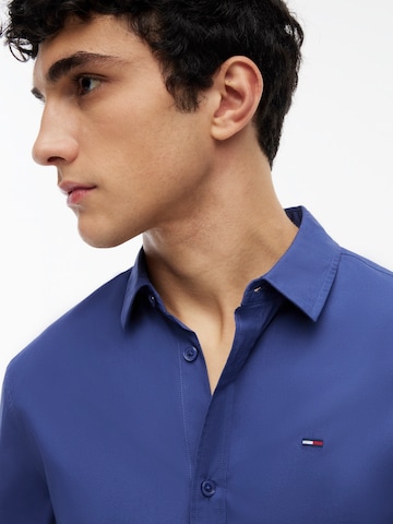 Coupe slim Chemise Tommy Jeans en bleu