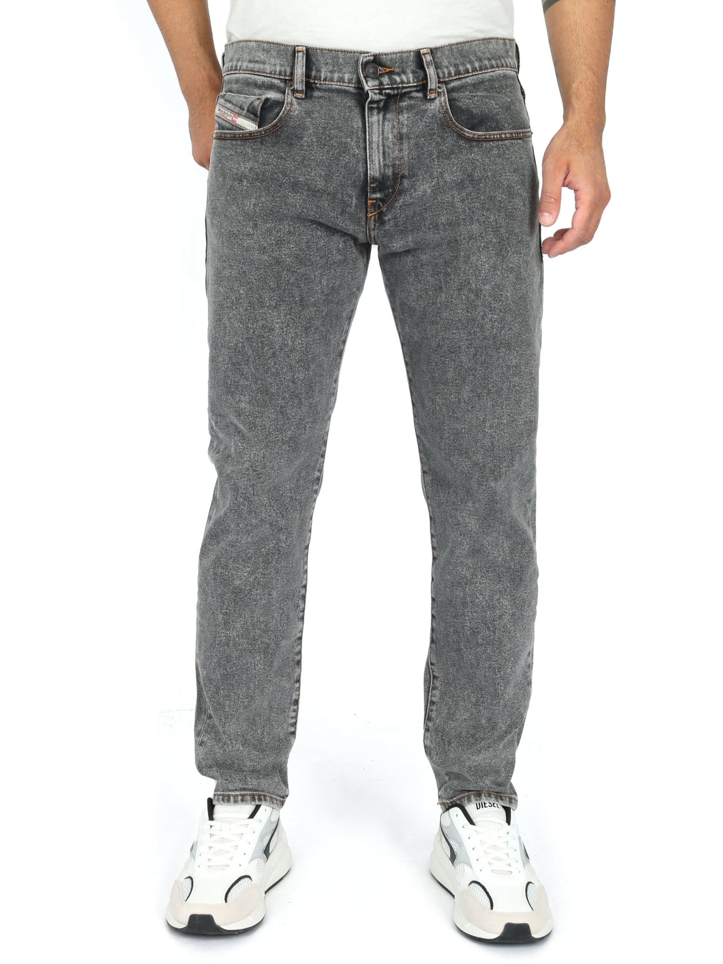 DIESEL Slim fit Jeans 'D-STRUKT 09D78' in Grey: front