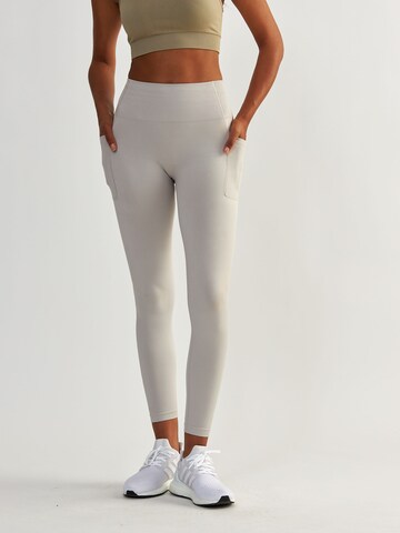 Skinny Pantalon de sport 'Lift Me Up' BeShaped en gris : devant