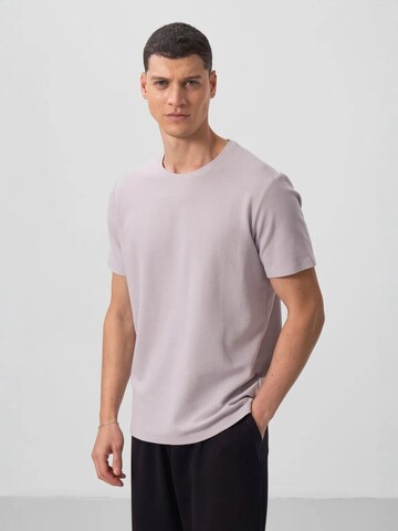 Tommy Life Shirt in Purple: front