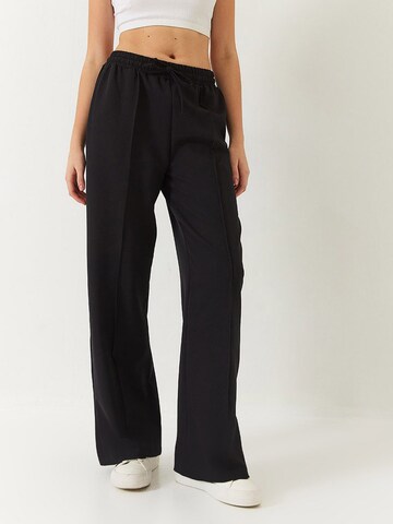 Bianco Lucci Loosefit Broek in Zwart: voorkant