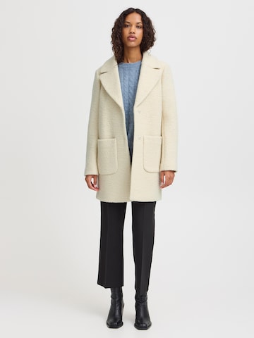 Cappotto di mezza stagione 'IH STIPA' di ICHI in bianco