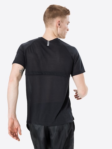 UNDER ARMOUR - Camiseta funcional 'Streaker' en negro