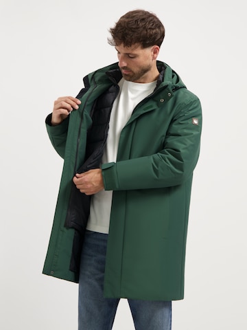 Veste outdoor 'Hoyt' Travelin en vert