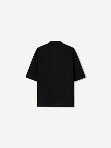 Comfort fit Camicia di Bershka in nero