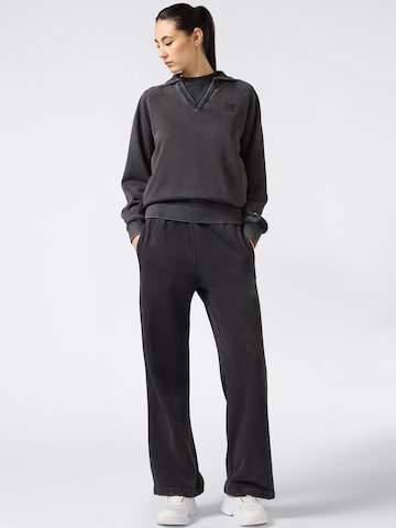 Champion Authentic Athletic Apparel Wide Leg Housut värissä musta