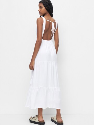 Pull&Bear Letnia sukienka w kolorze biały