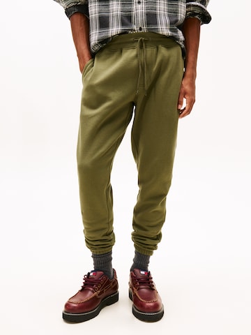 Tommy Jeans Конический (Tapered) Штаны в Зеленый: спереди