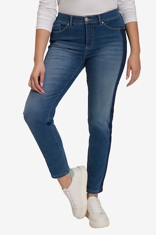 Ulla Popken Slimfit Jeans in Blauw: voorkant