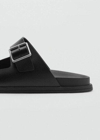 MANGO MAN Pantolette 'Buckle' in Schwarz