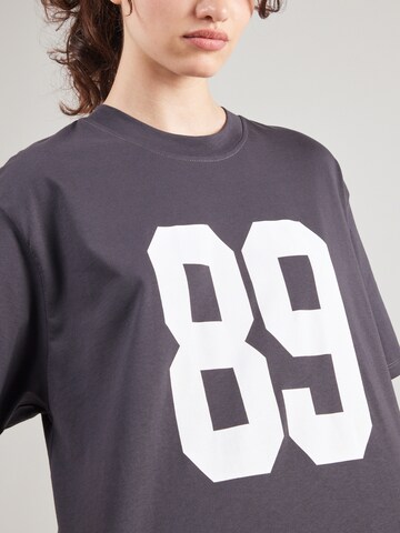 ABOUT YOU T-Shirt 'Nelly' in Grau