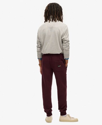 Superdry Tapered Broek 'Essential' in Rood