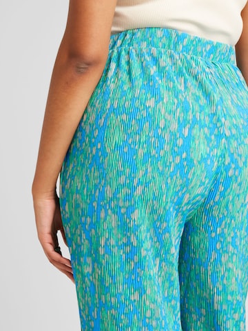 Vero Moda Curve - Loosefit Pantalón 'CARY FIONA' en azul