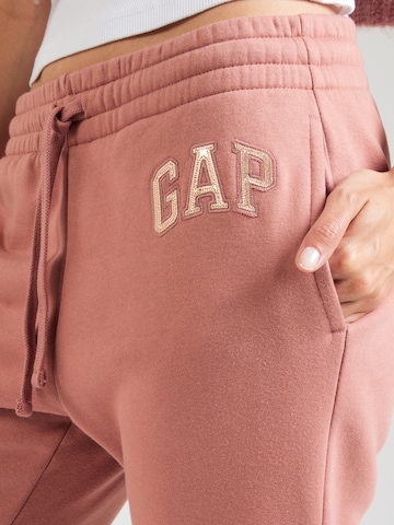 GAPTapered Hlače 'HERITAGE' - smeđa boja