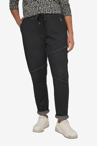 Angel of Style Regular Pants in Black: front