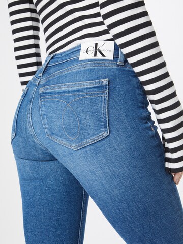 Calvin Klein Jeans - Skinny Calças de ganga em azul