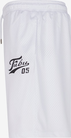 FUBU Loosefit Shorts in Weiß