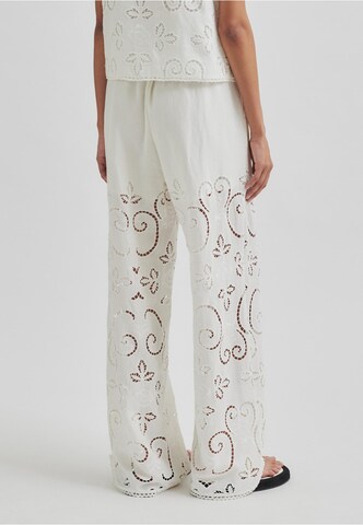 Regular Pantalon 'Vilma' SECOND FEMALE en blanc