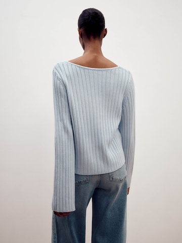 Pull-over 'Fenja' ABOUT YOU x Marie von Behrens en bleu